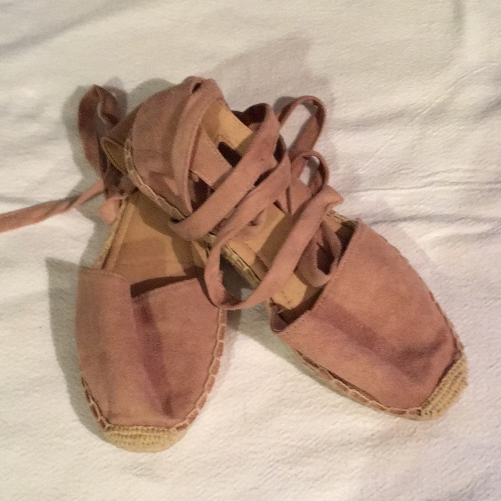 shoes - Picture 3 of 3